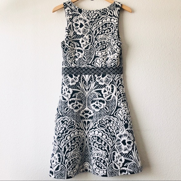 Anthropologie ett:twa Valery Structured Dress - Picture 8 of 10